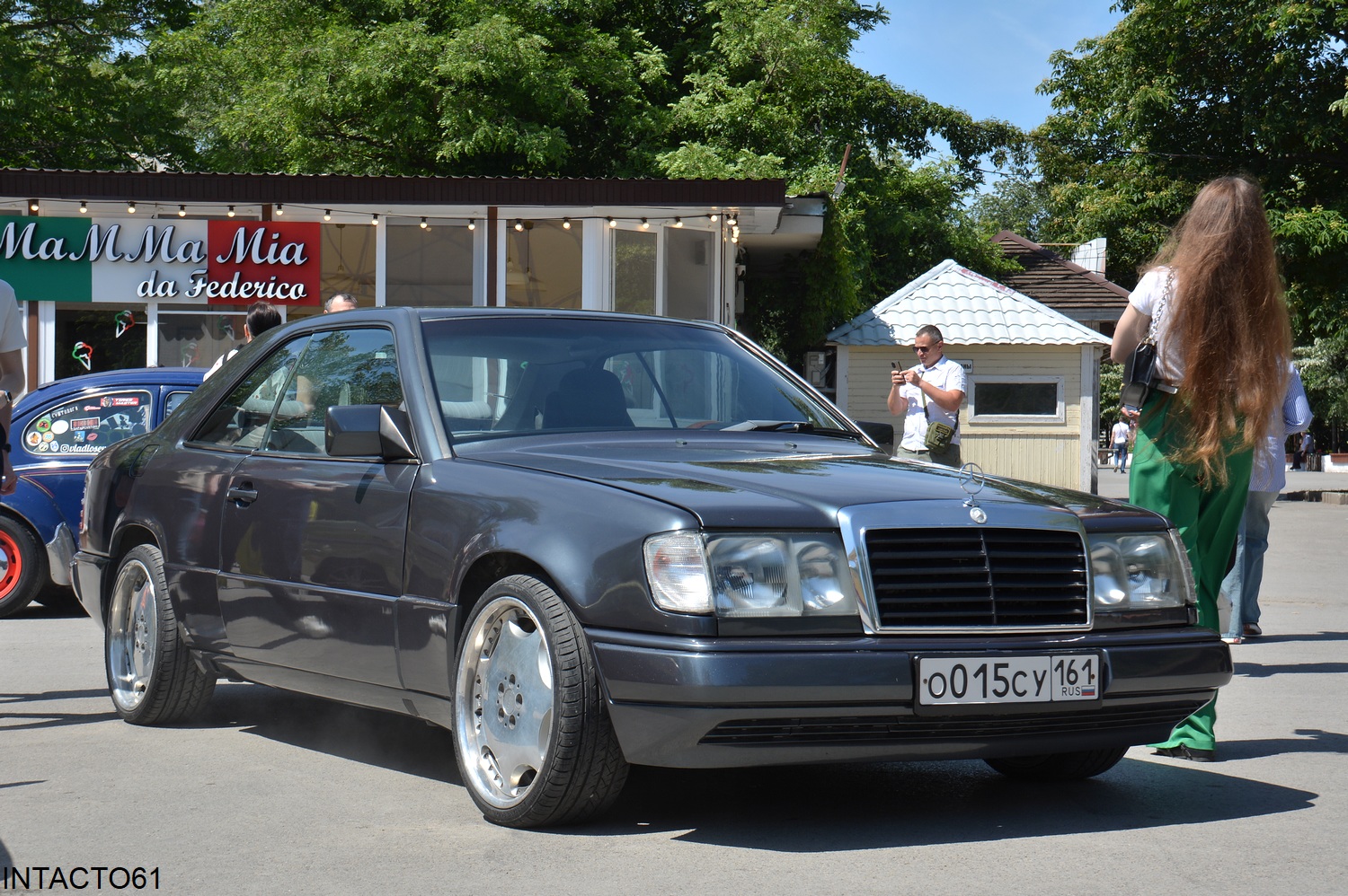 Ростовская область, № О 015 СУ 161 — Mercedes-Benz (C124) '87-96; Ростовская область — Retro Motor Show_2025_Май