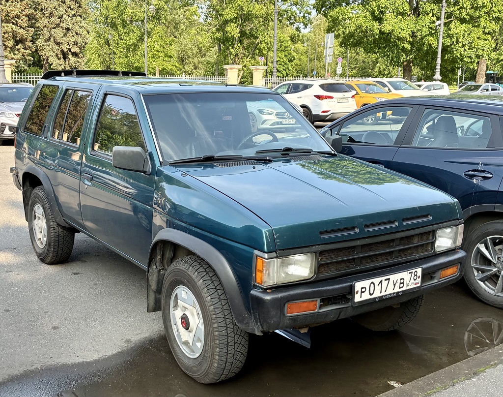 Санкт-Петербург, № Р 017 УВ 78 — Nissan Pathfinder (D21) '85-95