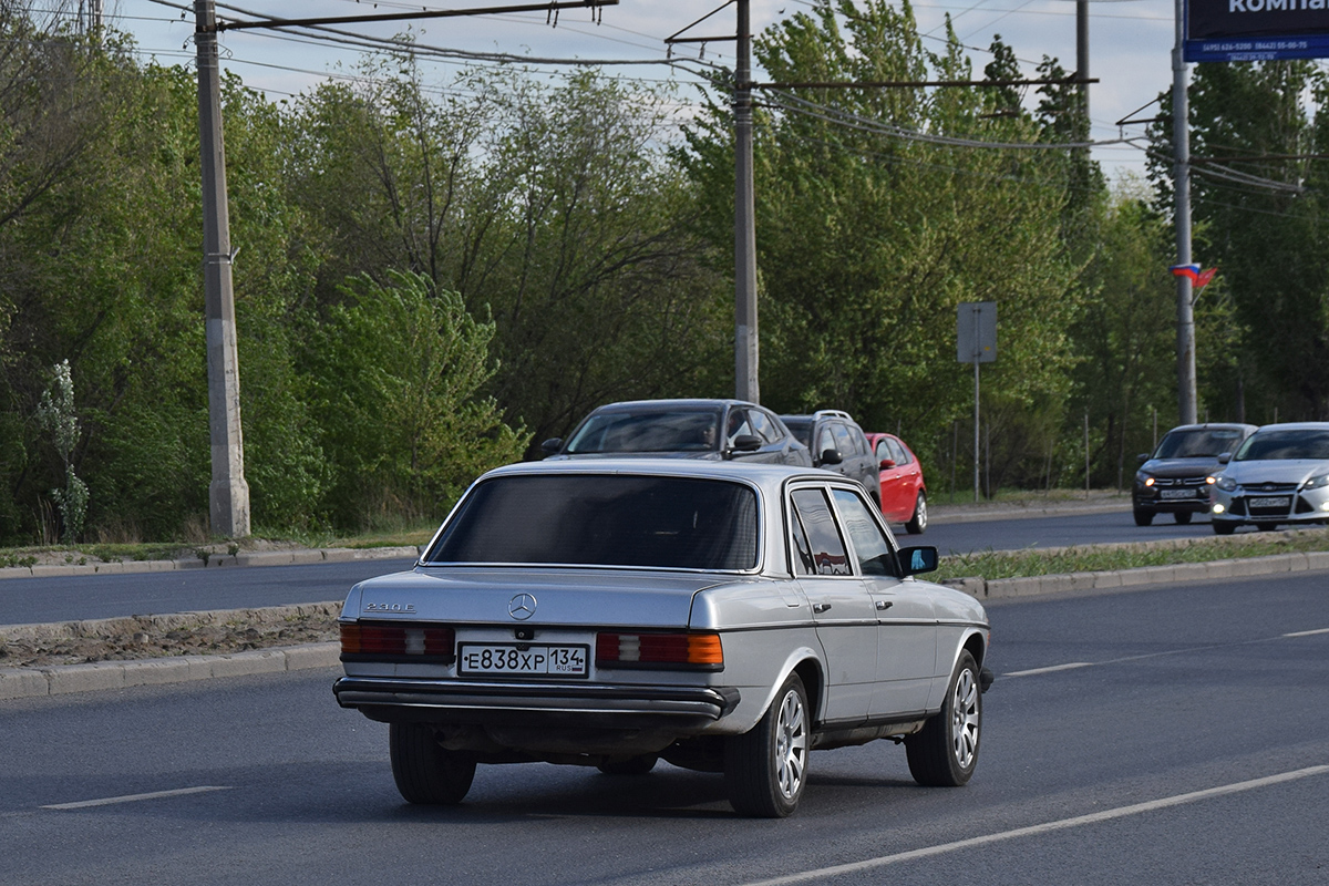 Волгоградская область, № Е 838 ХР 134 — Mercedes-Benz (W123) '76-86