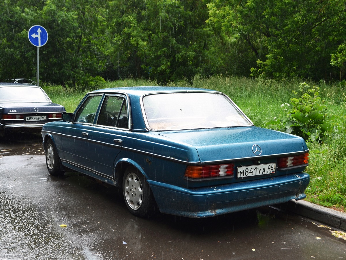Москва, № М 841 УА 46 — Mercedes-Benz (W123) '76-86