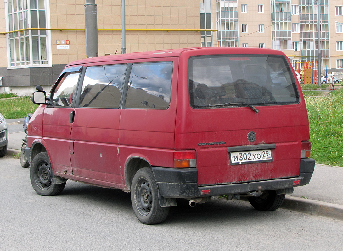 Архангельская область, № М 302 ХО 29 — Volkswagen Caravelle (T4) '90-03