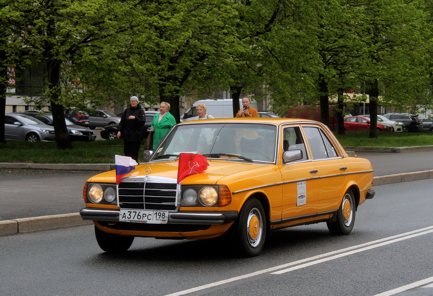 Санкт-Петербург, № А 376 РС 198 — Mercedes-Benz (W123) '76-86; Санкт-Петербург — Международный транспортный фестиваль "ТранспортФест 2025"