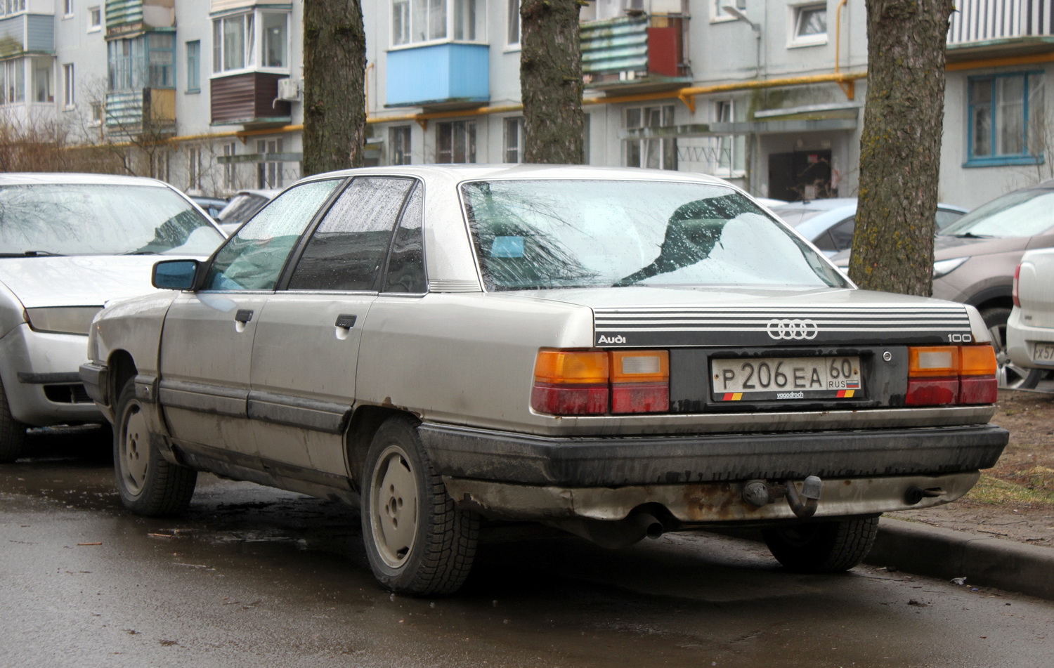 Псковская область, № Р 206 ЕА 60 — Audi 100 (C3) '82-91