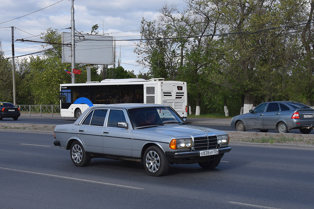 Волгоградская область, № Е 838 ХР 134 — Mercedes-Benz (W123) '76-86