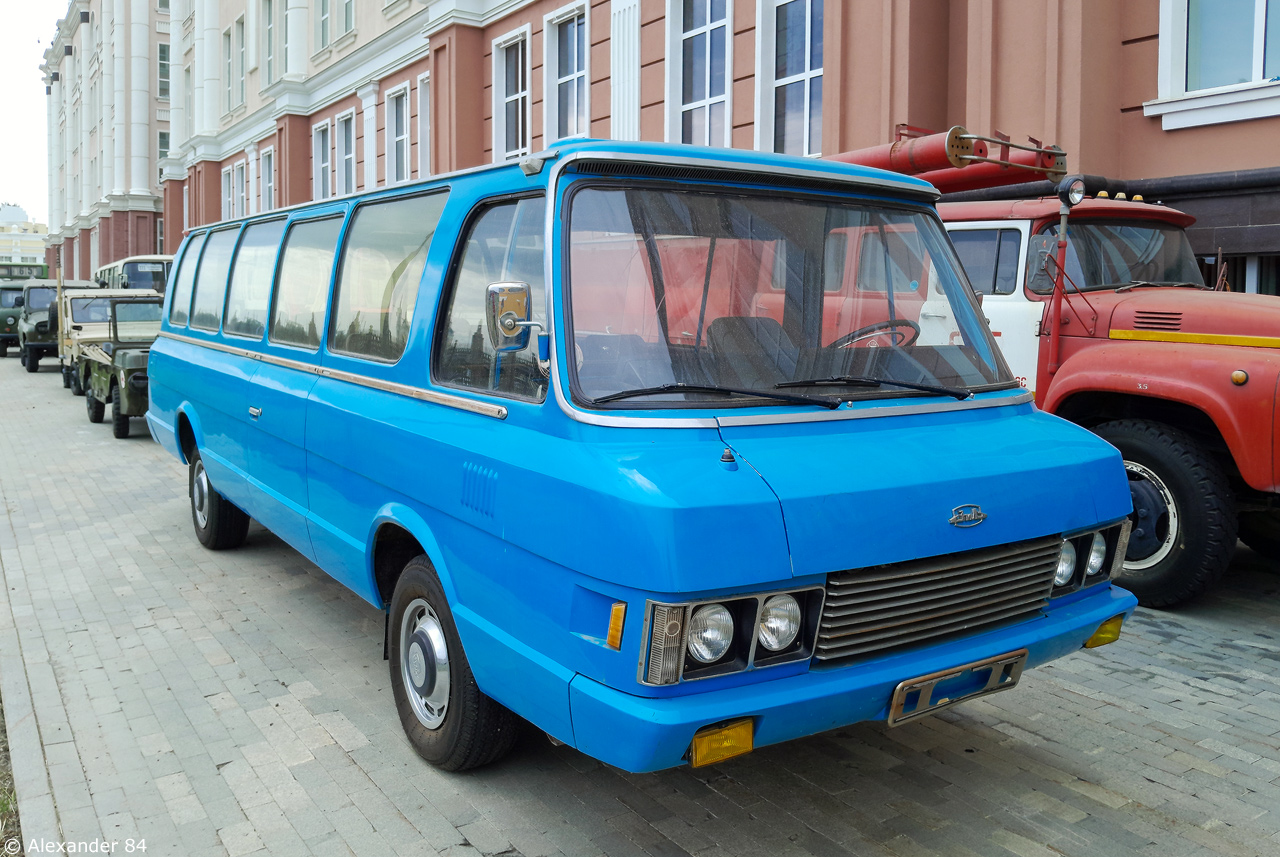 Свердловская область, № В 048 ВК 196 — ЗИЛ-3207 Юность '91-98