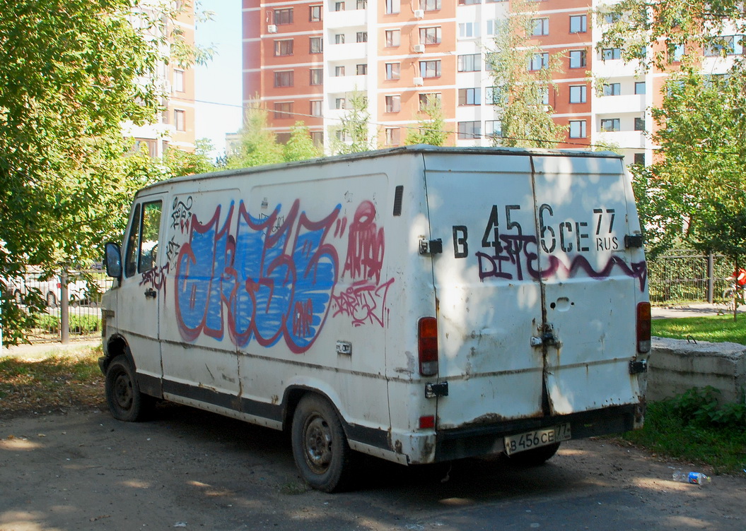 Москва, № В 456 СЕ 77 — Mercedes-Benz T1 208D '76-96