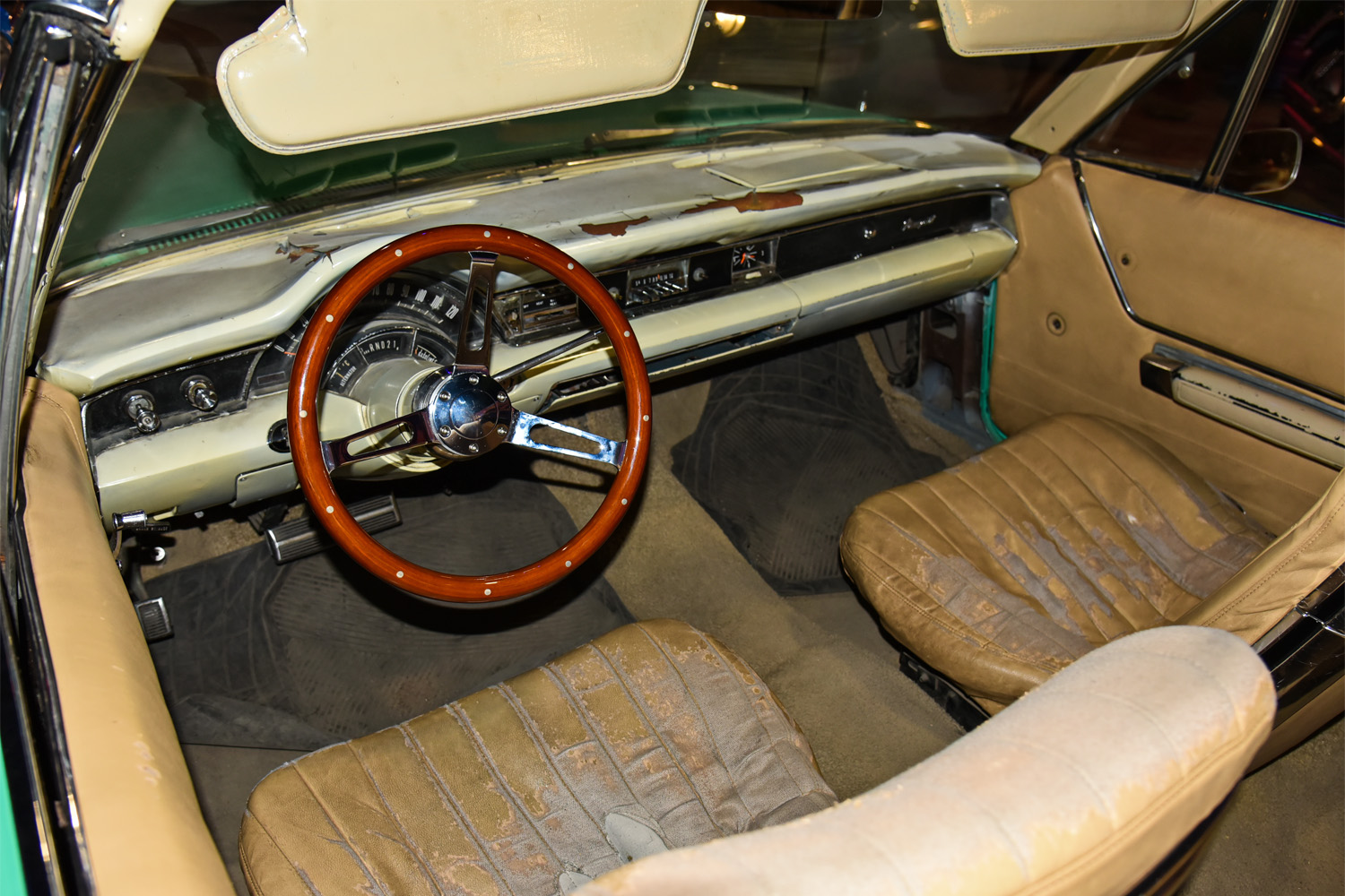 Санкт-Петербург, № (78) Б/Н 0047 — Chrysler Newport (4G) '65-68