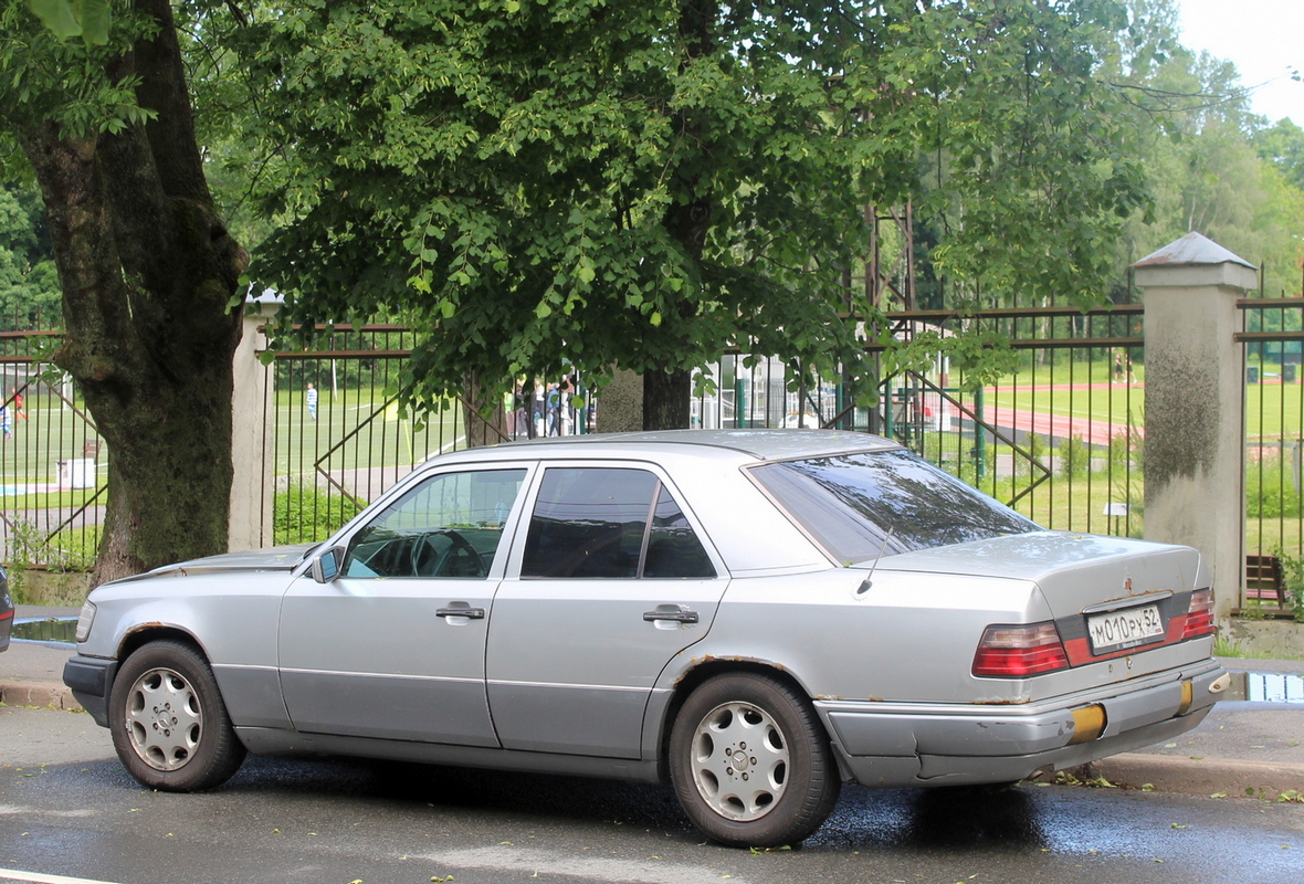 Нижегородская область, № М 010 РХ 52 — Mercedes-Benz (W124) '84-96