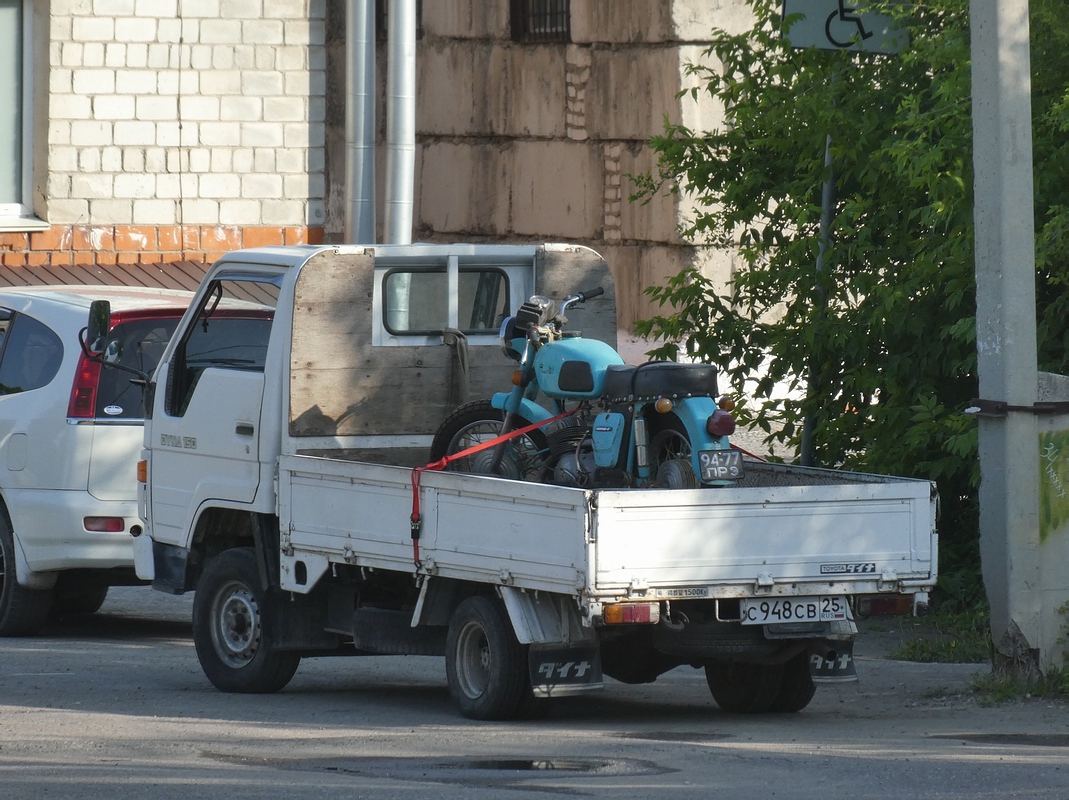 Приморский край, № С 948 СВ 25 — Toyota Dyna (U60-U90/Y50-Y60) '85-95; Приморский край, № 94-77 ПРЭ — Иж Юпитер-4 '81-85
