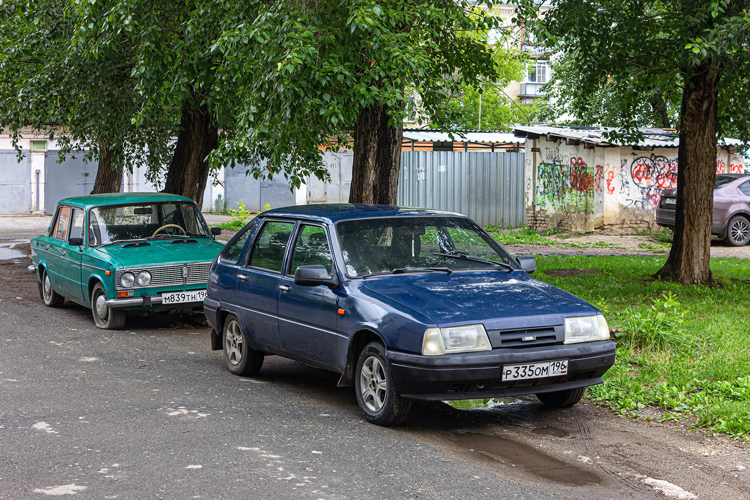 Свердловская область, № Р 335 ОМ 196 — Иж-2126-030 '98-05