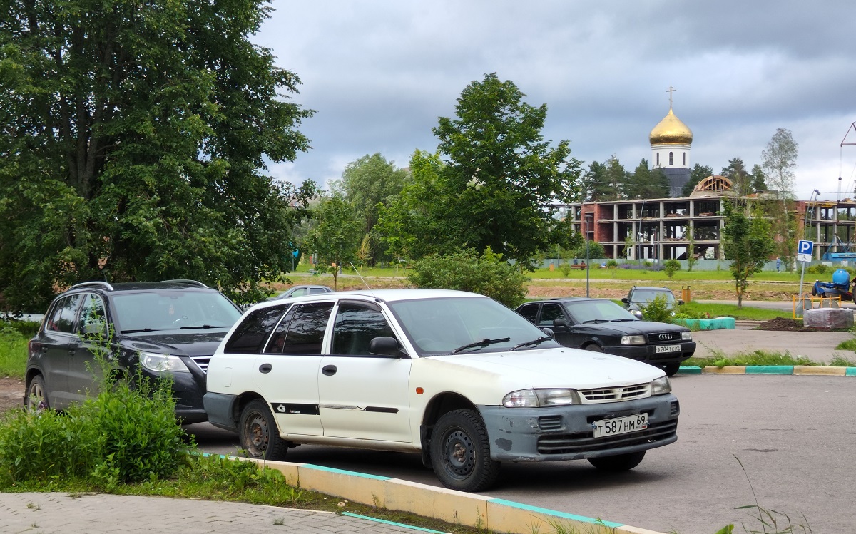 Тверская область, № Т 587 НМ 69 — Mitsubishi Libero '92-02