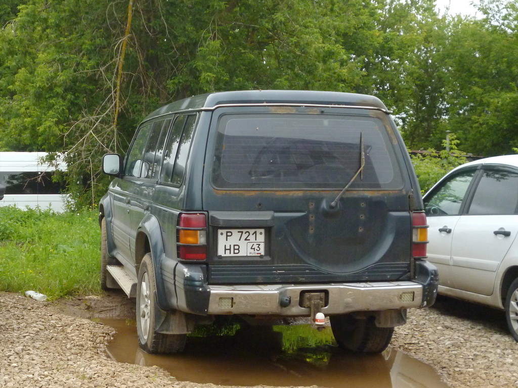 Кировская область, № Р 721 НВ 43 — Mitsubishi Montero (2G) '91-99