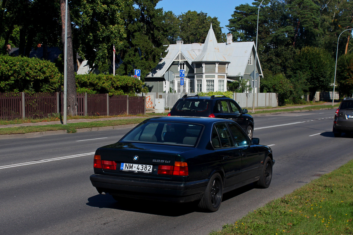 Латвия, № NM-4382 — BMW 5 Series (E34) '87-96
