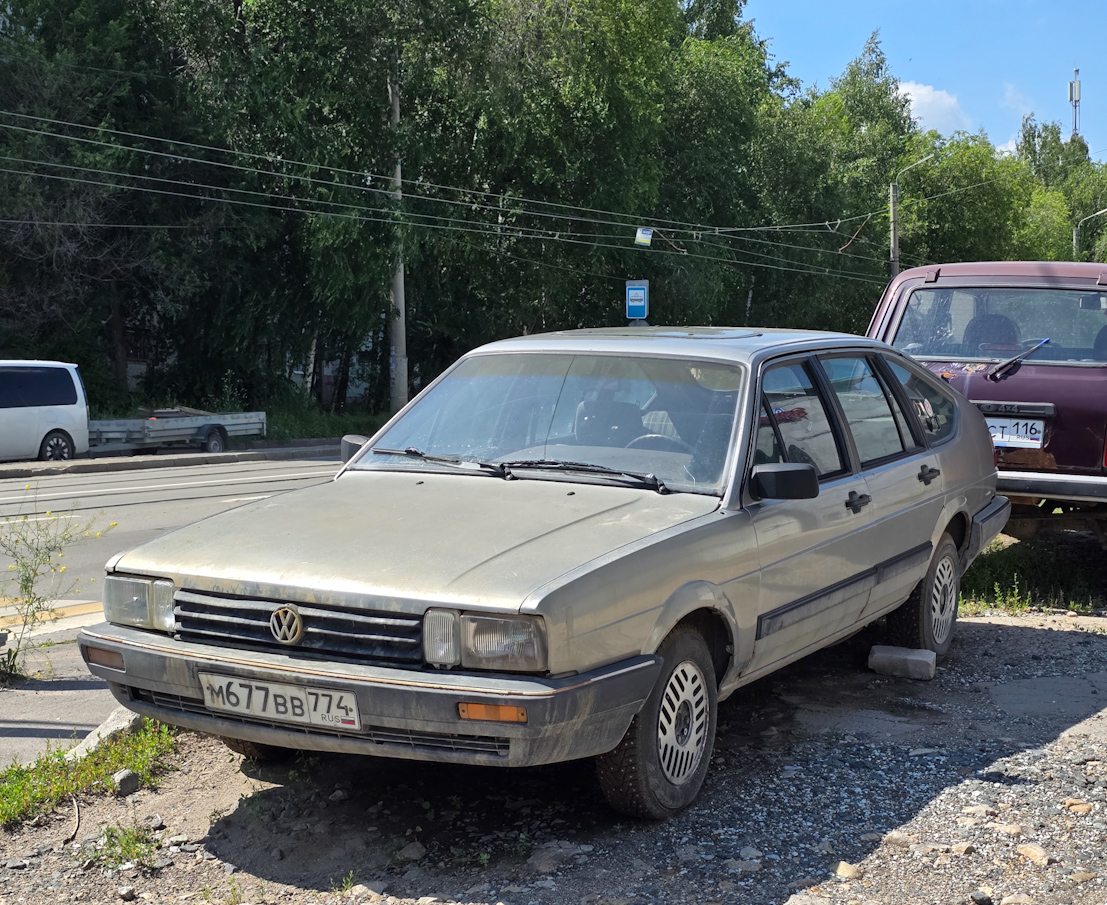 Челябинская область, № М 677 ВВ 774 — Volkswagen Passat (B2) '80-88