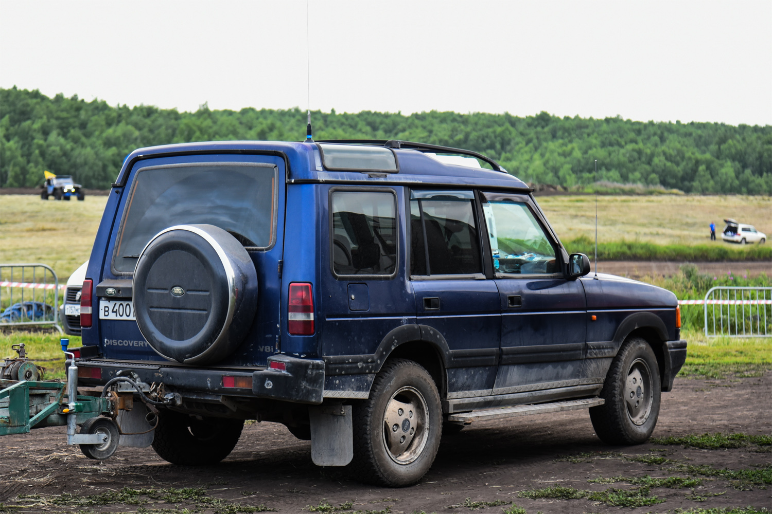 Тюменская область, № В 400 РМ 72 — Land Rover Discovery (I) '89-98