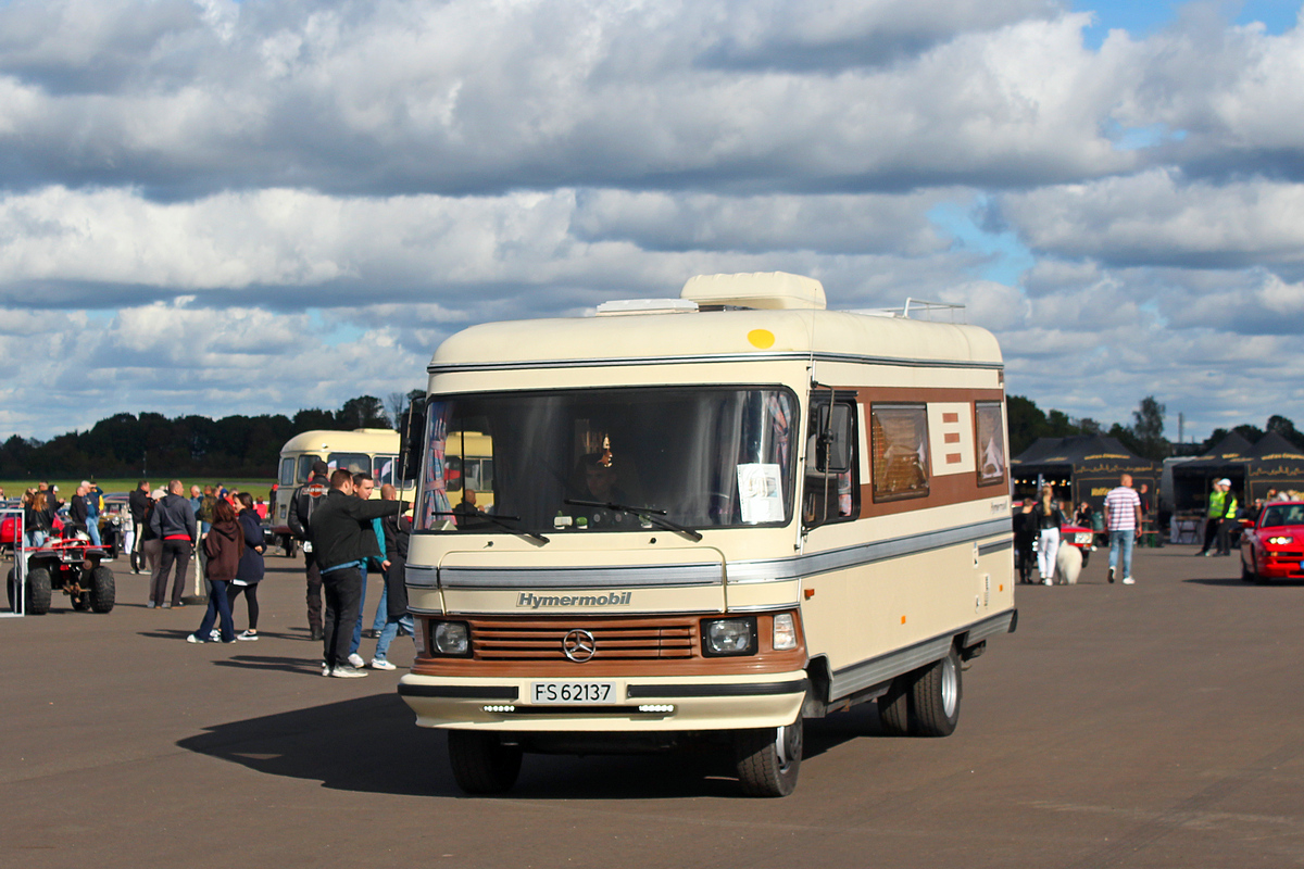 Норвегия, № FS 62137 — Mercedes-Benz T1 '76-96; Литва — Retro mugė 2024 ruduo