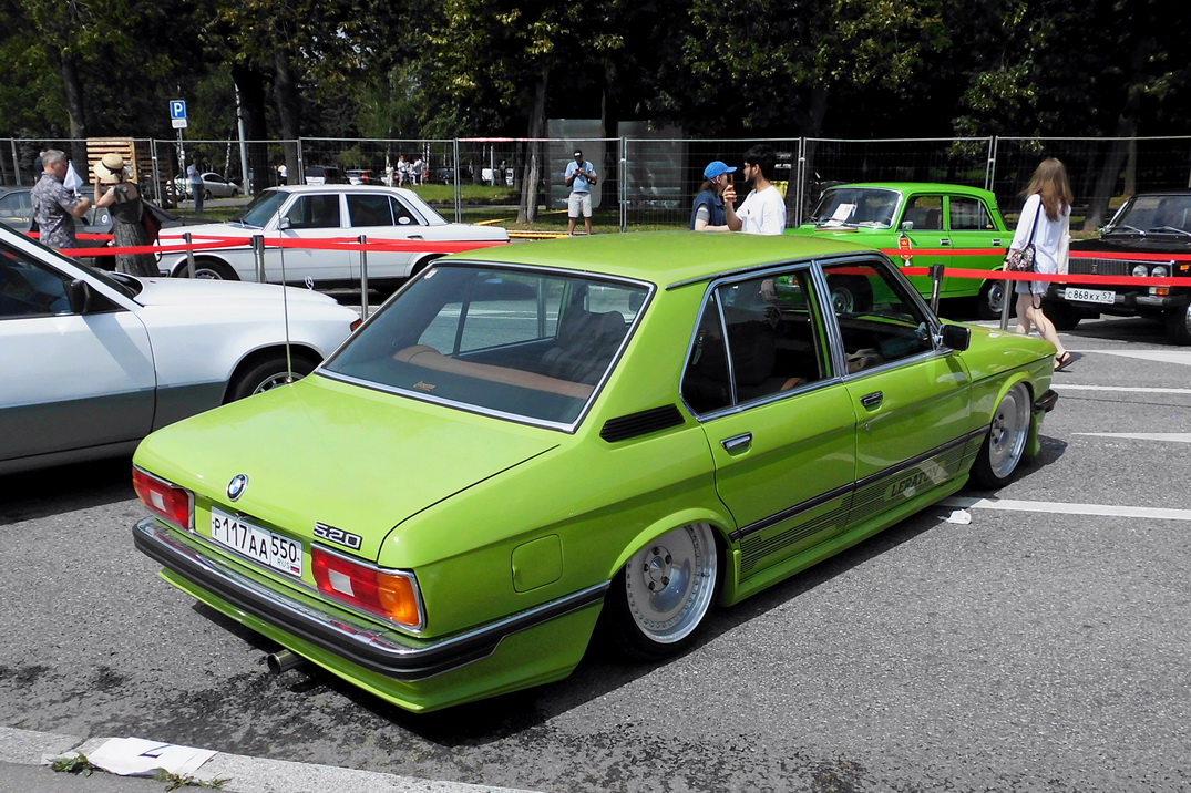 Московская область, № Р 117 АА 550 — BMW 5 Series (E12) '72-81; Москва — Фестиваль "Ретрорейс" 2025