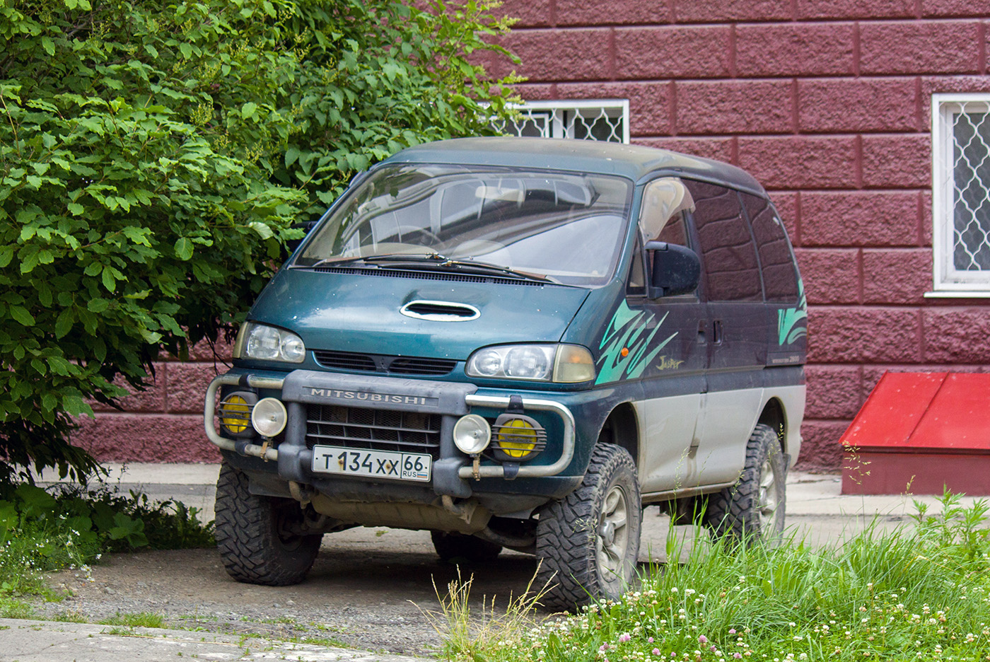 Свердловская область, № Т 134 ХХ 66 — Mitsubishi Delica (3G) '86-99