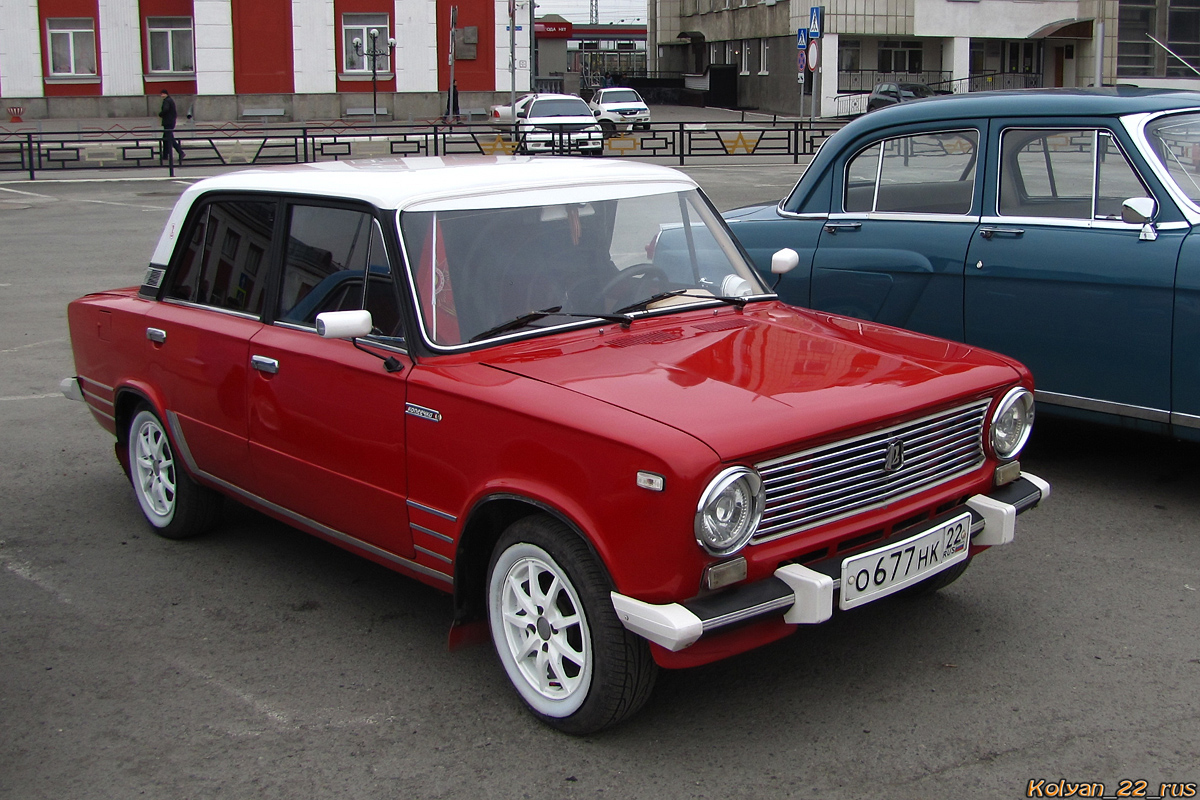 Алтайский край, № О 677 НК 22 — ВАЗ-21013 Жигули '77-88; Алтайский край — День Победы. Барнаул. 2018 г.