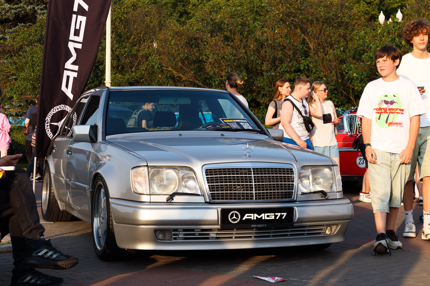 Москва, № (77) Б/Н 0743 — Mercedes-Benz (W124) '84-96; Москва — Фестиваль "Ретрорейс" 2025
