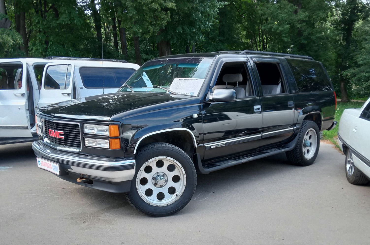 Москва, № Р 798 УА 777 — GMC Suburban (9G) '93-99; Рязанская область — 12-й ретро-фестиваль "Машина Времени", 12 июля 2025 г.