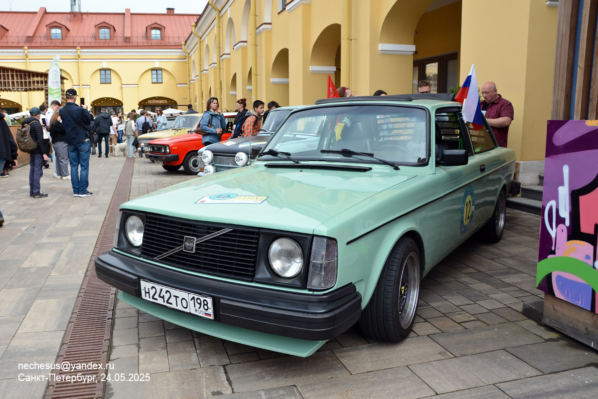Санкт-Петербург, № Н 242 ТО 198 — Volvo 240 Series (общая модель); Санкт-Петербург — Международный транспортный фестиваль "ТранспортФест 2025"