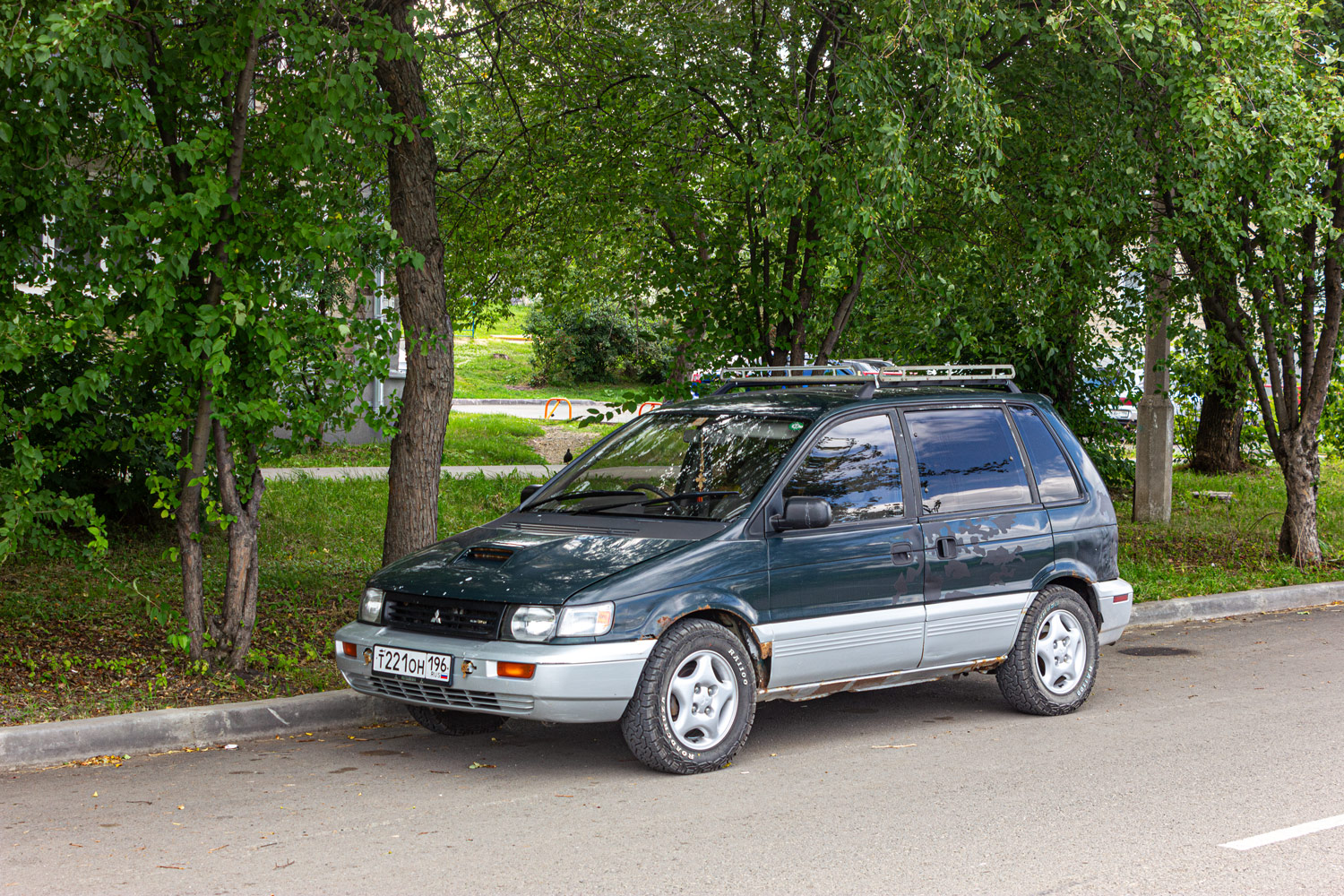 Свердловская область, № Т 221 ОН 196 — Mitsubishi RVR (N10/N20) '91-97