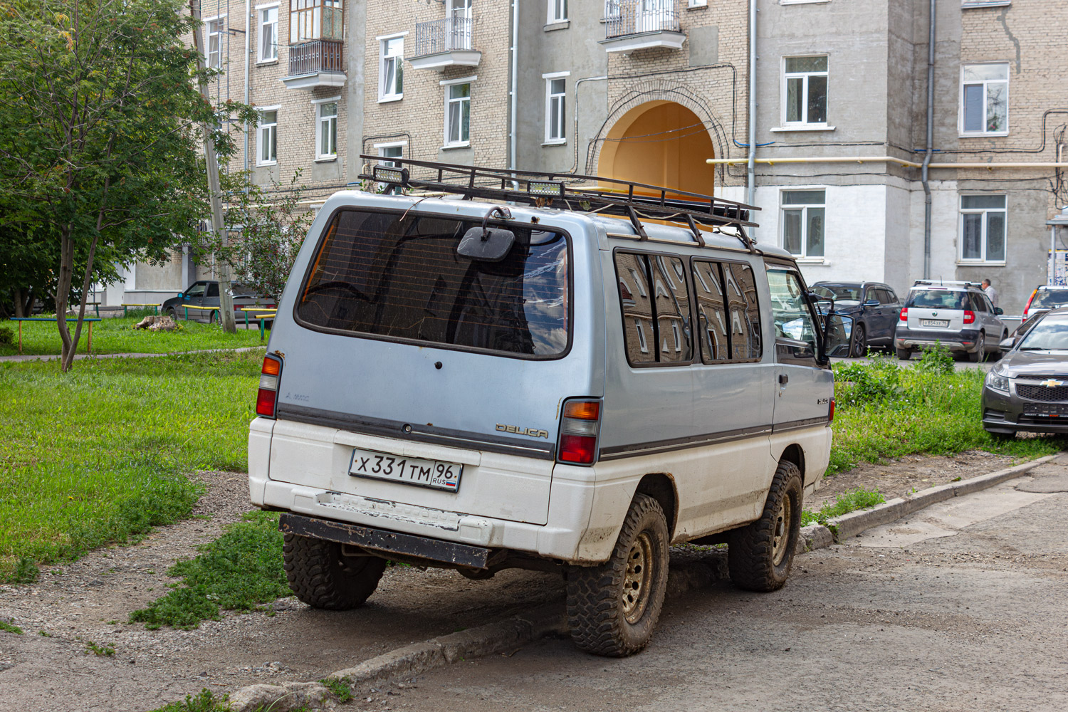Свердловская область, № Х 331 ТМ 96 — Mitsubishi Delica (3G) '86-99
