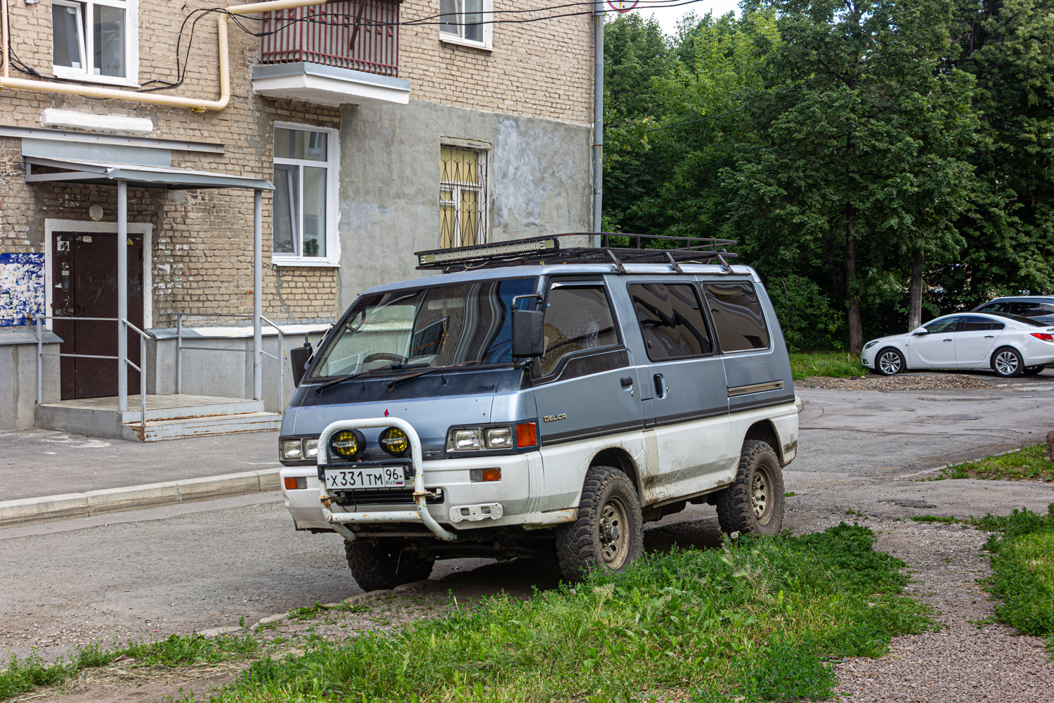 Свердловская область, № Х 331 ТМ 96 — Mitsubishi Delica (3G) '86-99