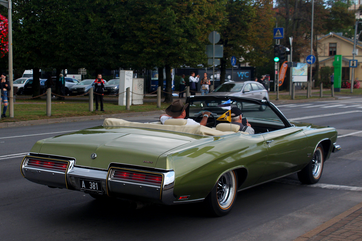 Эстония, № A 381 — Buick Centurion '71-73; Латвия — Retro Jūrmala 25