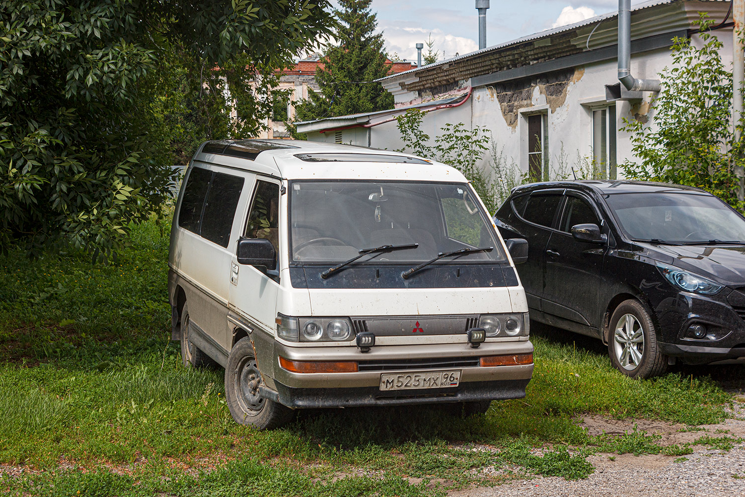 Свердловская область, № М 525 МХ 96 — Mitsubishi Delica (3G) '86-99