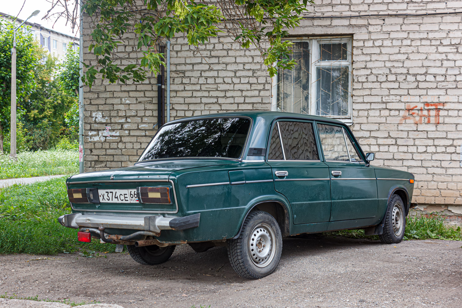 Свердловская область, № Х 374 СЕ 66 — ВАЗ-21061 Жигули '79-01