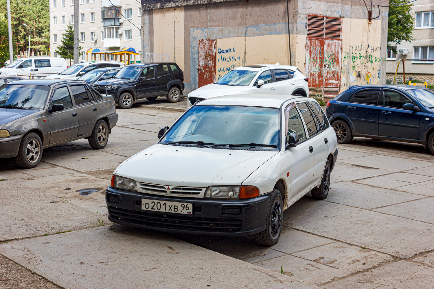 Свердловская область, № О 201 ХВ 96 — Mitsubishi Libero '92-02