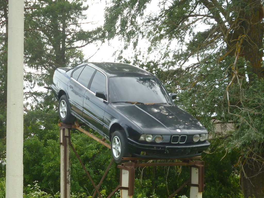 Марий Эл, № (12) Б/Н 0015 — BMW 5 Series (E34) '87-96; Техника на постаментах, памятники (Марий Эл)