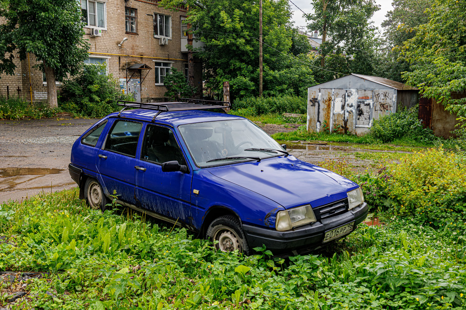 Свердловская область, № Е 016 РР 96 — Иж-2126-030 '98-05
