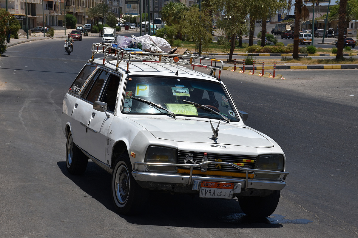 Египет, № 2798 YRT — Peugeot 504 '68-04