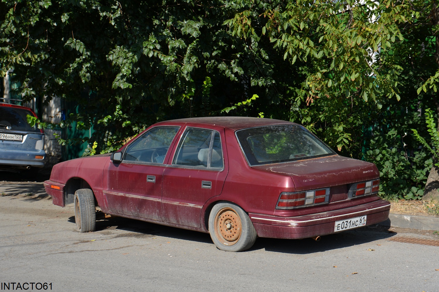 Ростовская область, № Е 031 НС 61 — Dodge Shadow '87-94
