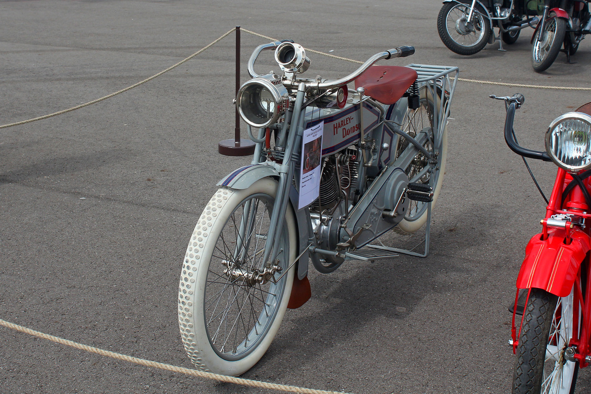 Литва, № (LT) U/N MT 0010 — Harley-Davidson (Общая модель); Литва — Nesenstanti klasika 2025