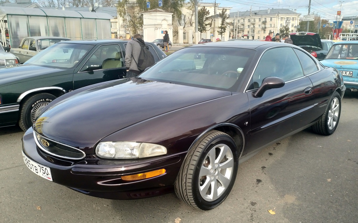Московская область, № Т 885 ТВ 750 — Buick Riviera (8G) '95-98