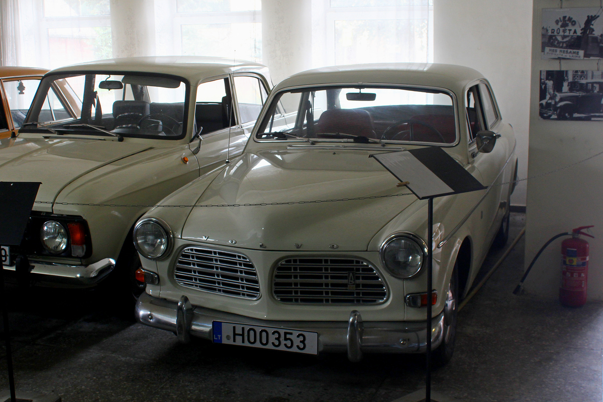 Литва, № H00353 — Volvo Amazon (P120/130/220) '56-70