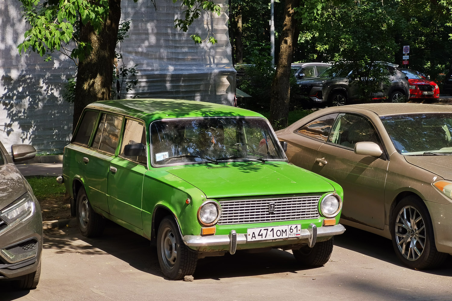 Москва, № А 471 ОМ 61 — ВАЗ-2102 Жигули '71-86; Ростовская область — Вне региона