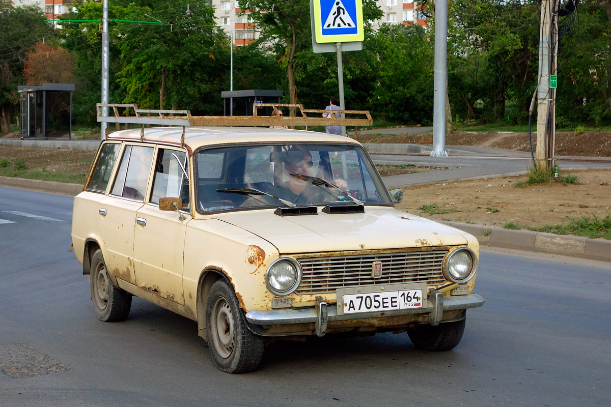 Саратовская область, № А 705 ЕЕ 164 — ВАЗ-2102 Жигули '71-86