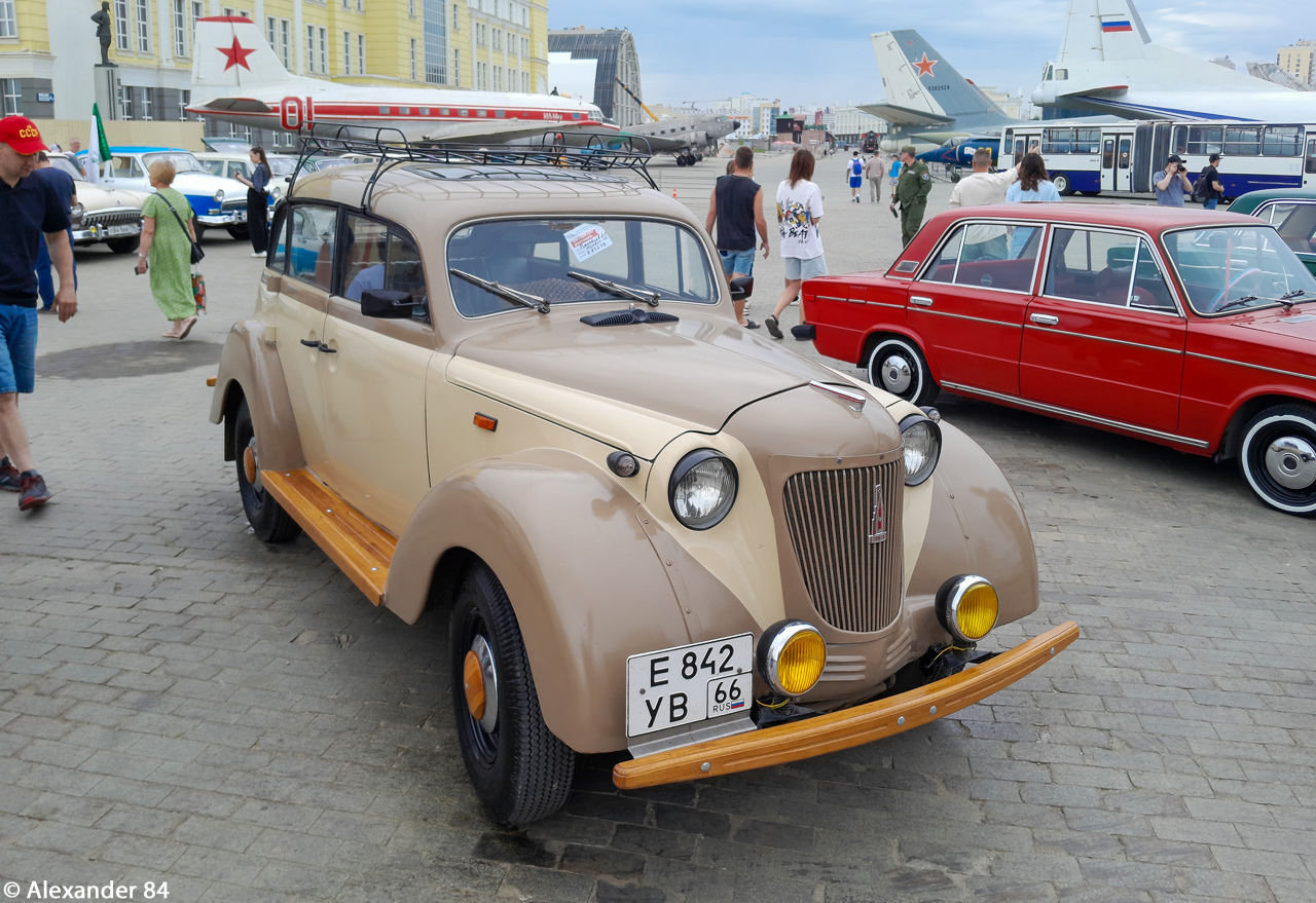 Свердловская область, № Е 842 УВ 66 — Москвич-400/401 (общая модель); Свердловская область — Фестиваль "Авторетро" 2025