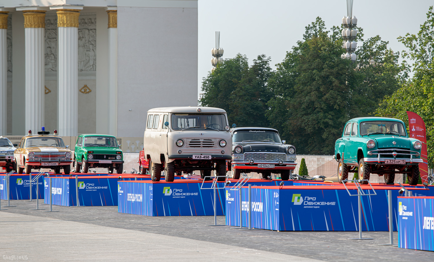 Москва, № 3412 ОЛМ — ГАЗ-24 Волга '68-86; Ульяновская область, № 5917 УЛЛ — УАЗ-450А '58-66; Мордовия, № А 325 НР 13 — Москвич-410 '57-58; Москва — Фестиваль "ПроДвижение" 2025