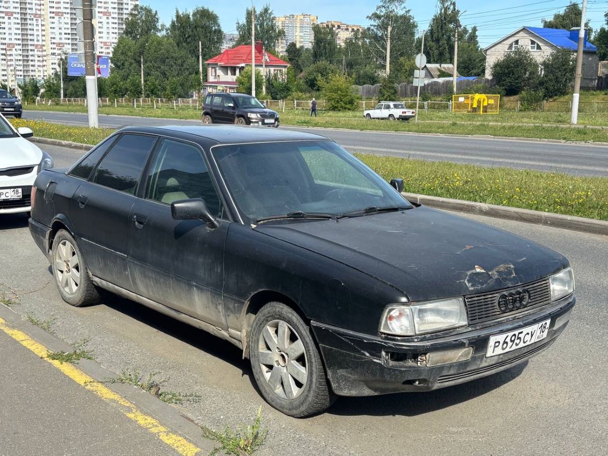 Удмуртия, № Р 695 СУ 18 — Audi 90 (B3) '87-93