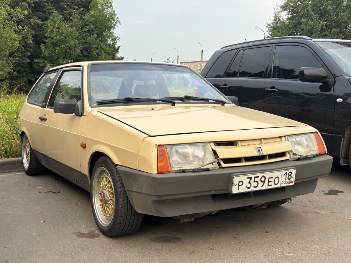 Удмуртия, № Р 359 ЕО 18 — ВАЗ-21083 '87-94