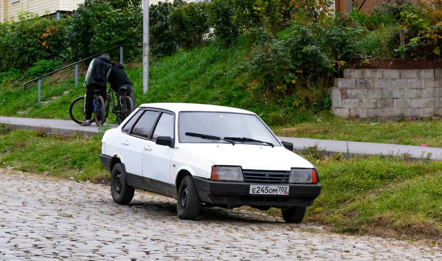 Башкортостан, № Е 245 ОМ 702 — ВАЗ-21099 '90-04