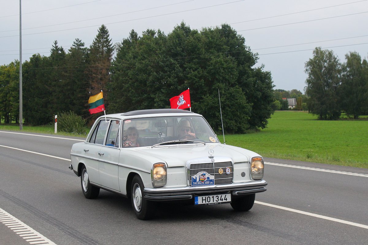 Литва, № H01344 — Mercedes-Benz (W114/W115) '72-76; Литва — Baltijos kelias 35