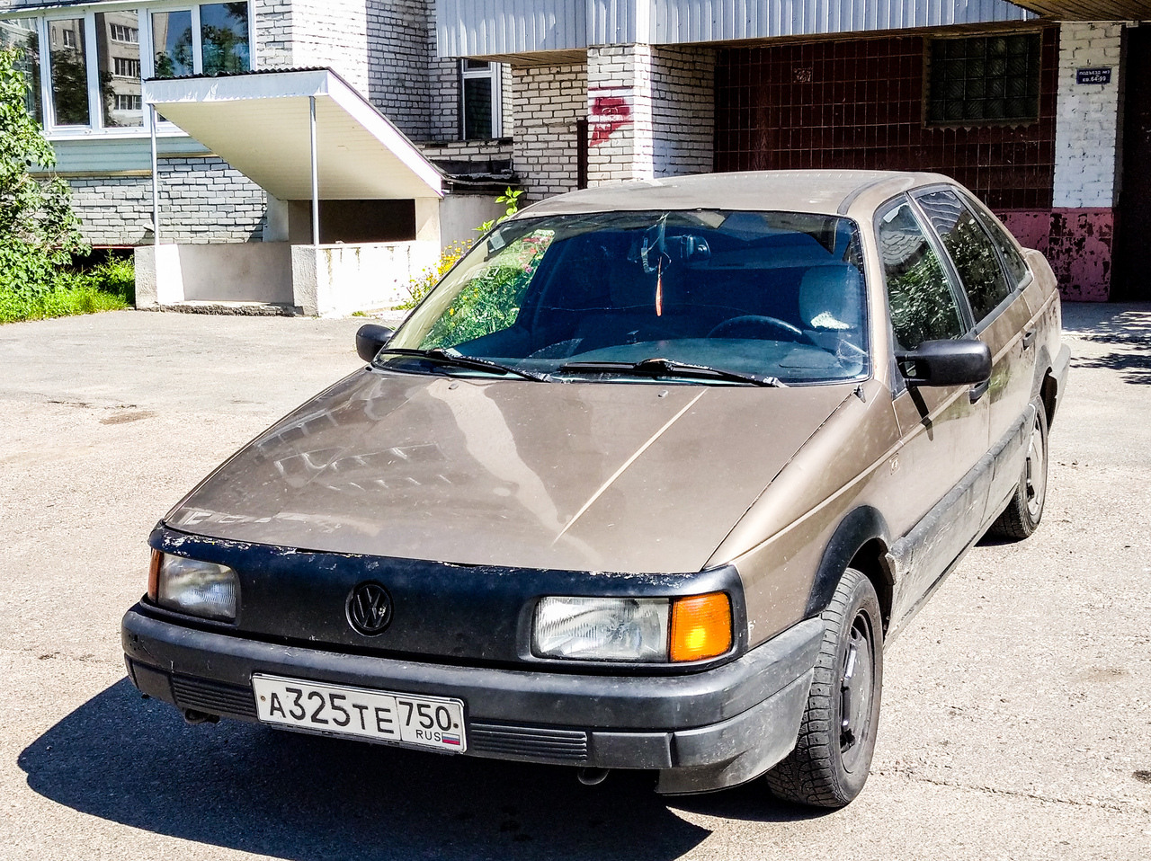 Московская область, № А 325 ТЕ 750 — Volkswagen Passat (B3) '88-93