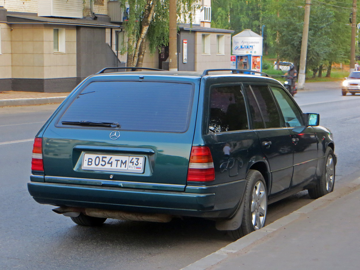 Кировская область, № В 054 ТМ 43 — Mercedes-Benz (S124) '86-96